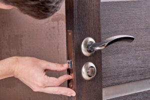 Wymiana zamka w drzwiach zewnętrznych